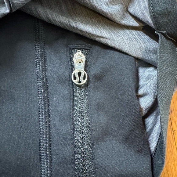 Lululemon Run Speed Squad Shorts Slate Gray/ Black with Flirty Pocket Sz. 6 - Picture 5 of 8